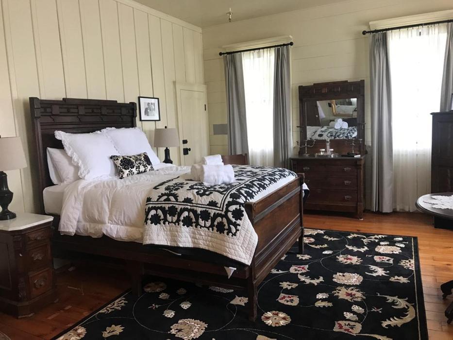 Wolf Creek Inn & Tavern 외부 사진