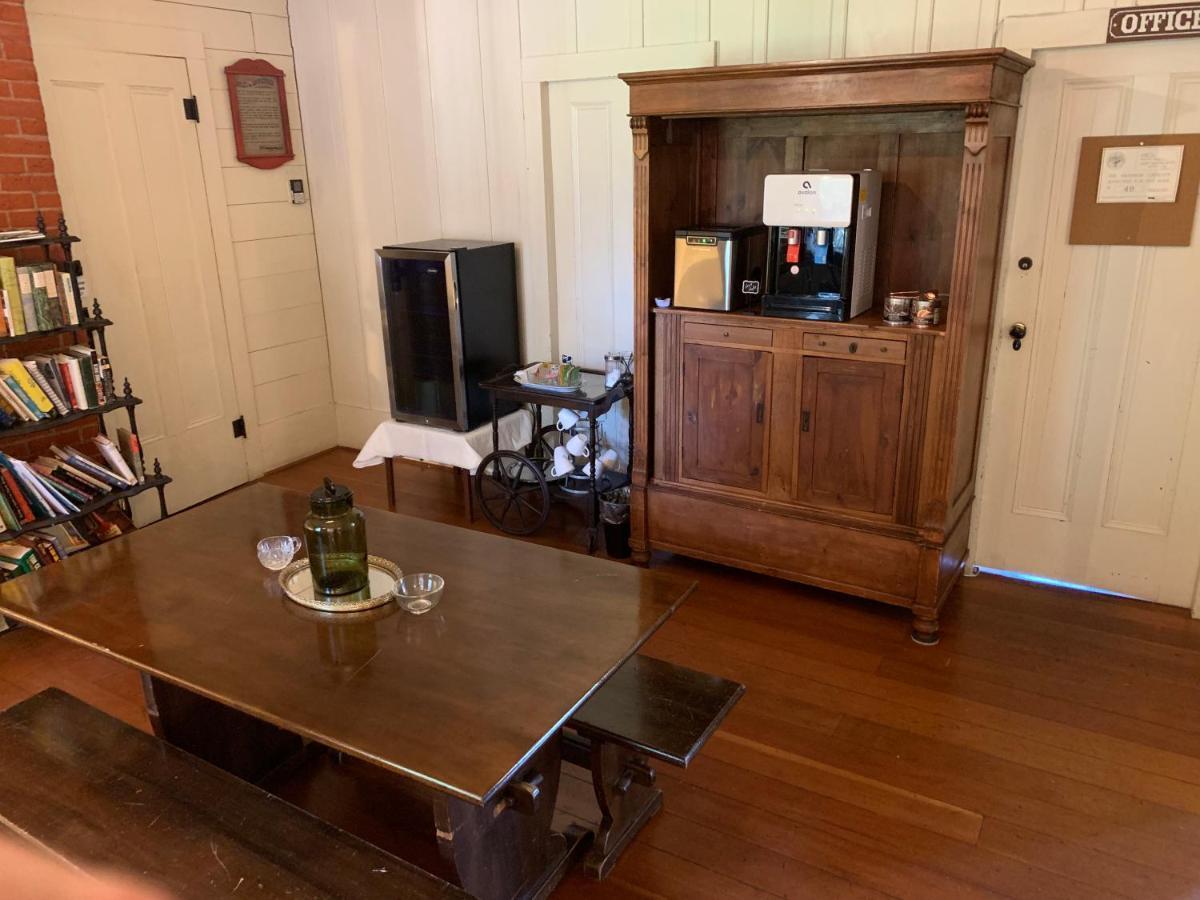 Wolf Creek Inn & Tavern 외부 사진