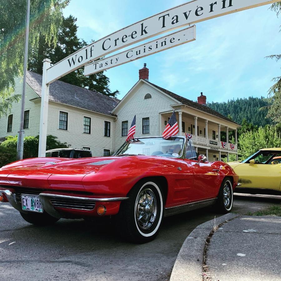 Wolf Creek Inn & Tavern 외부 사진